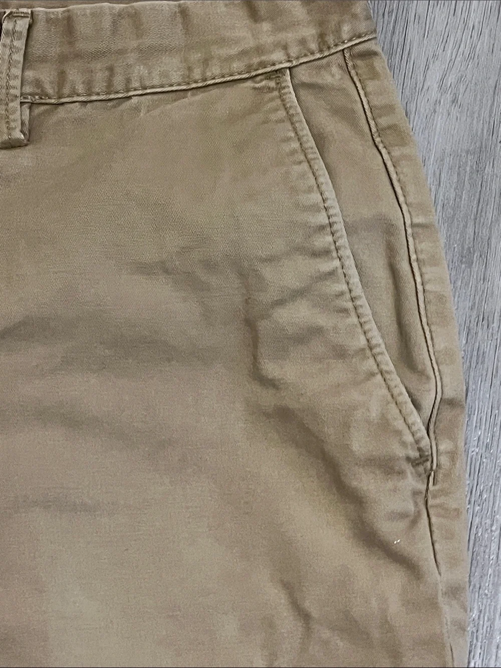 GAP Men's Flat-Front Chino Shorts in Tan